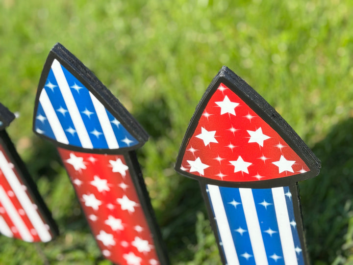 Eagle with American Flag Banner Yard Signs with firecracker and star signs