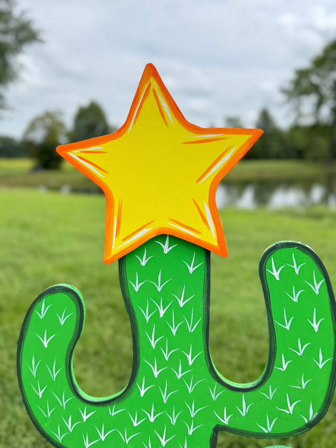 Mexican Santa with Serape & Christmas Cactus Yard Sign – Wooden Holiday Lawn Cutout | Hispanic Santa Outdoor Décor