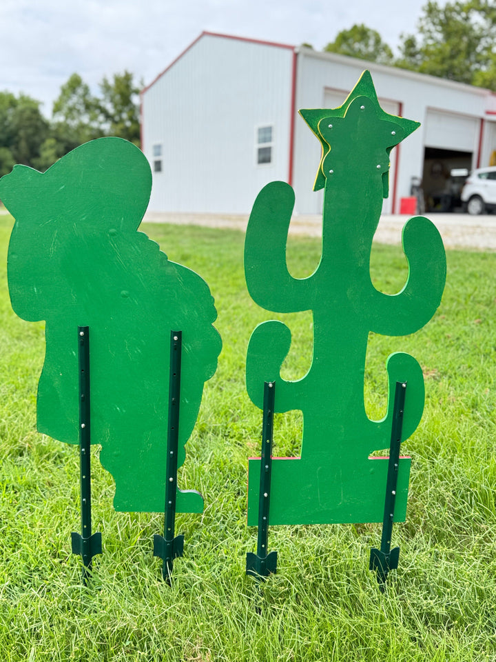 Mexican Santa with Serape & Christmas Cactus Yard Sign – Wooden Holiday Lawn Cutout | Hispanic Santa Outdoor Décor
