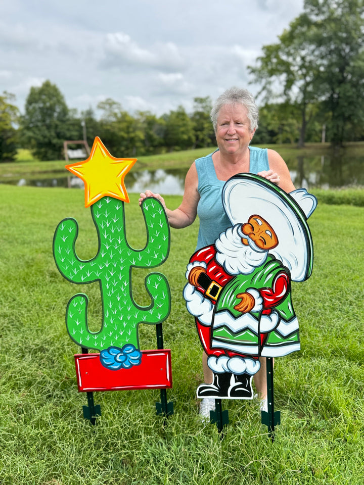 Mexican Santa with Serape & Christmas Cactus Yard Sign – Wooden Holiday Lawn Cutout | Hispanic Santa Outdoor Décor