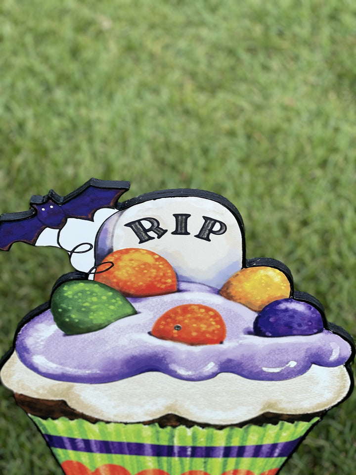 RIP and Bat CupCake Halloween Yard Art