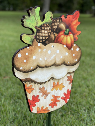 Fall CupCake with Fall Yard Art