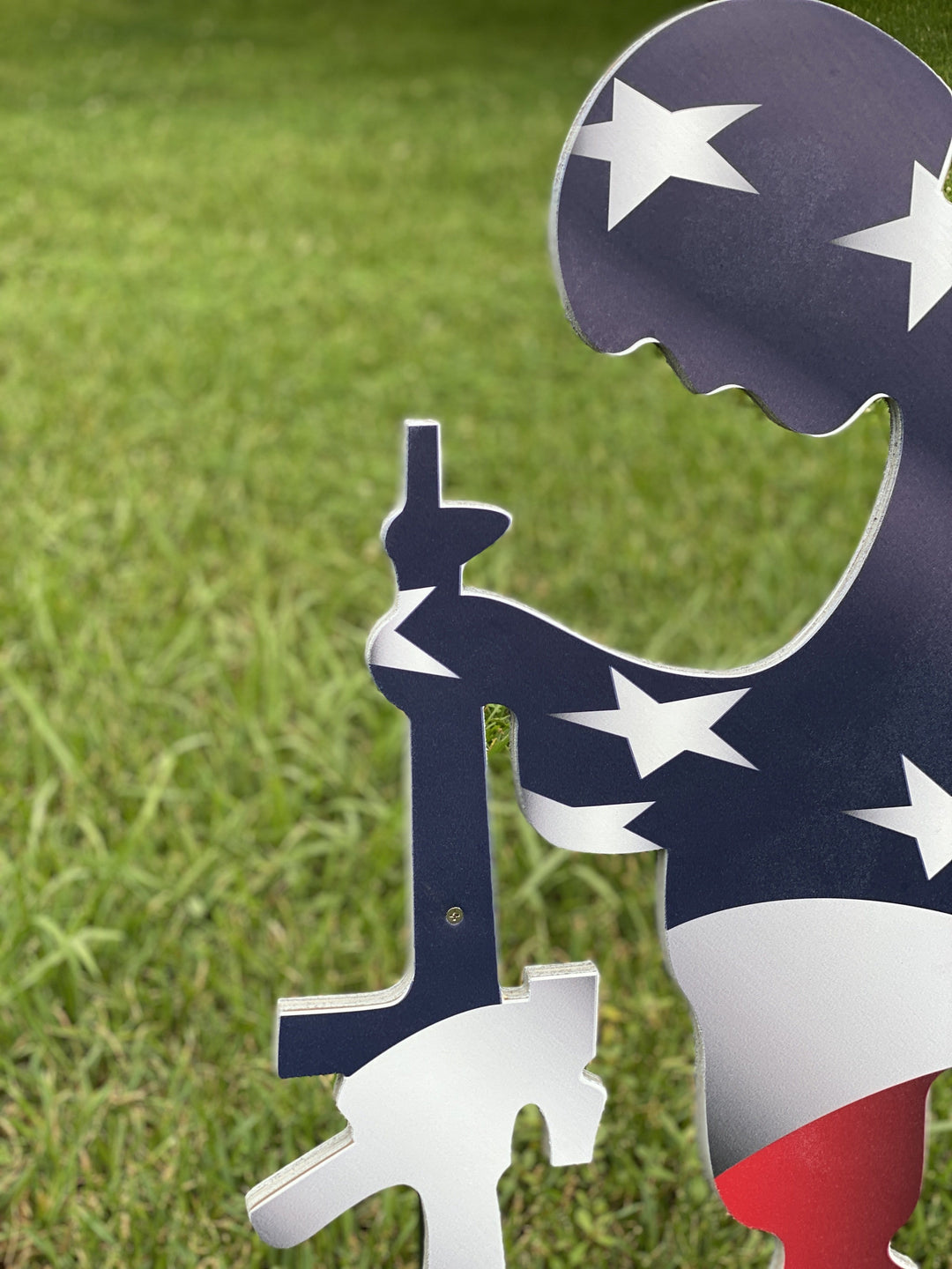 Patriotic Yard Art Kneeling Soldier with American Flag