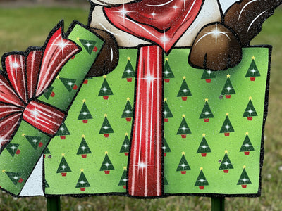 Christmas Smiling Kitty in Christmas box Yard Art