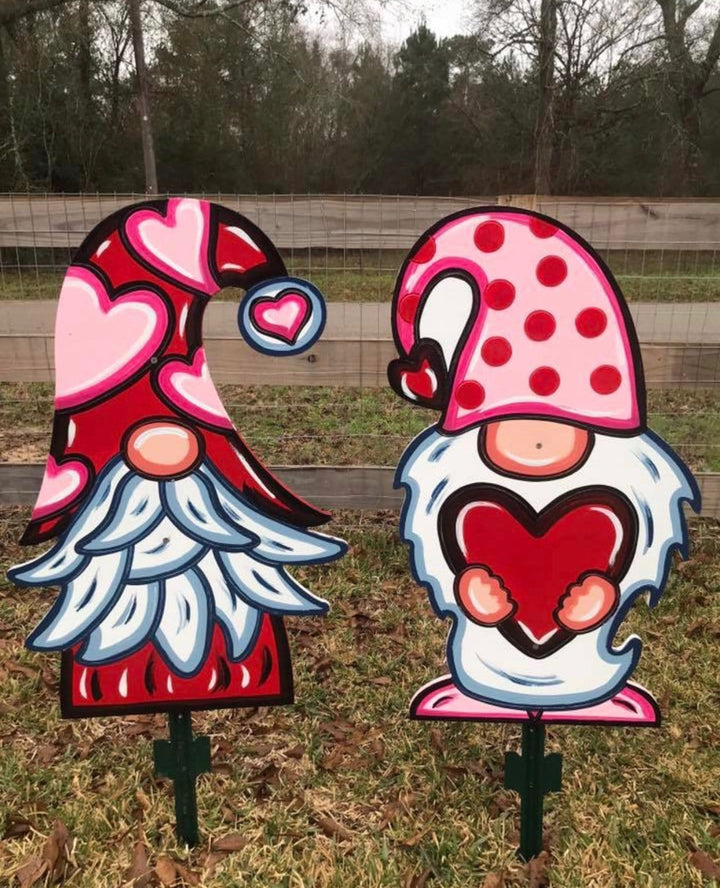 Valentine Gnome holding Heart Blank DIY
