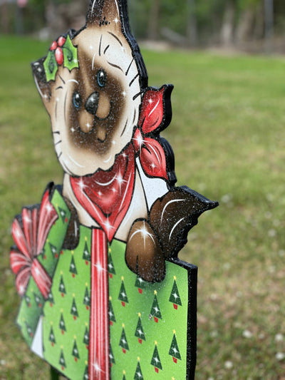 Christmas Smiling Kitty in Christmas box Yard Art