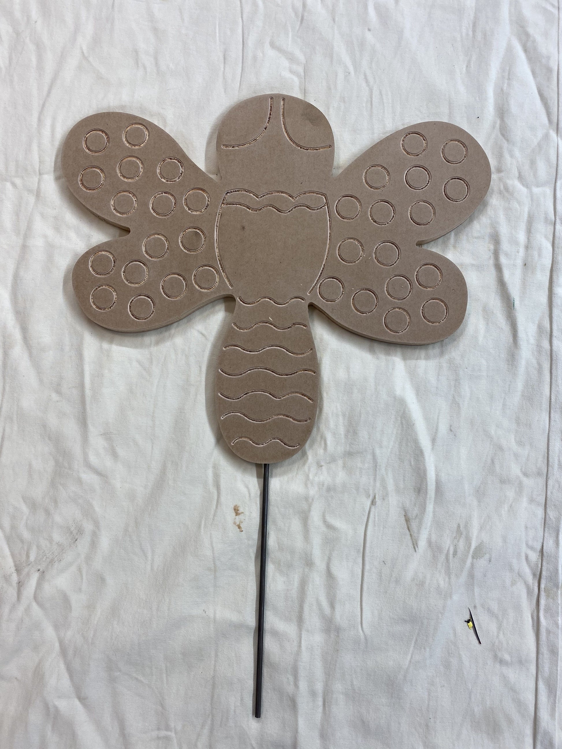 DIY dragonfly yard art