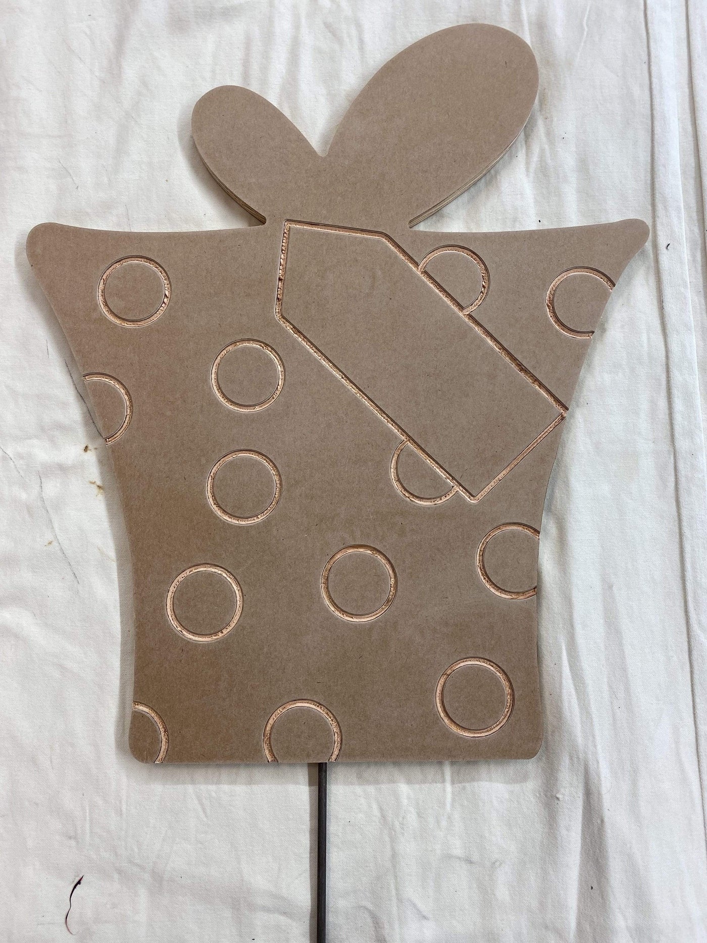 polka dot Christmas present with 2 loop bow and tag blank yard art template