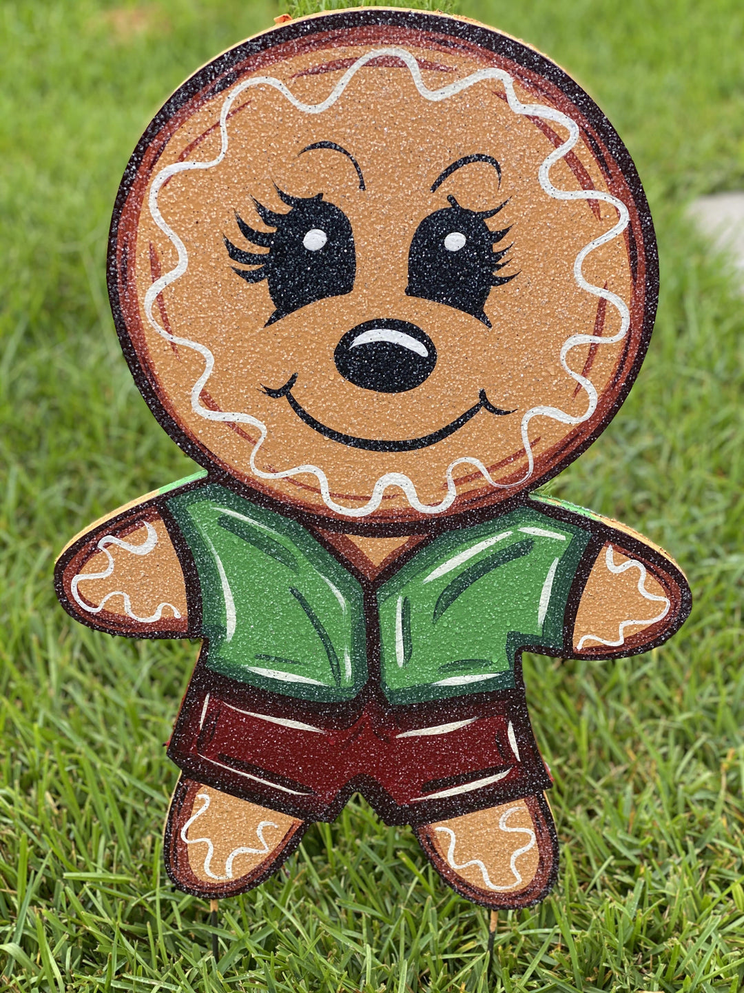 gingerbread painted yard art design